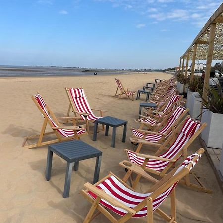 Acadie Saint Victor - Hotel Restaurant - Face Mer - Chatelaillon Plage Экстерьер фото