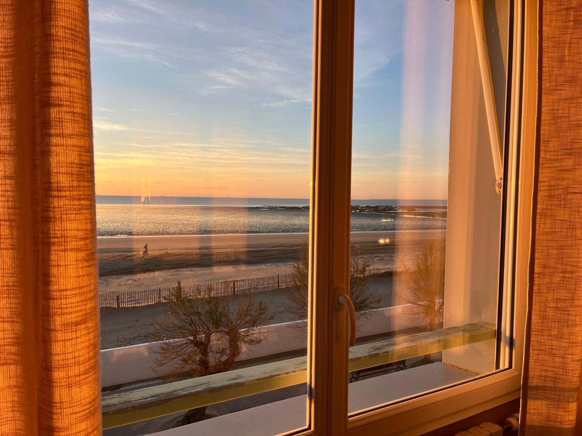 Acadie Saint Victor - Hotel Restaurant - Face Mer - Chatelaillon Plage Экстерьер фото