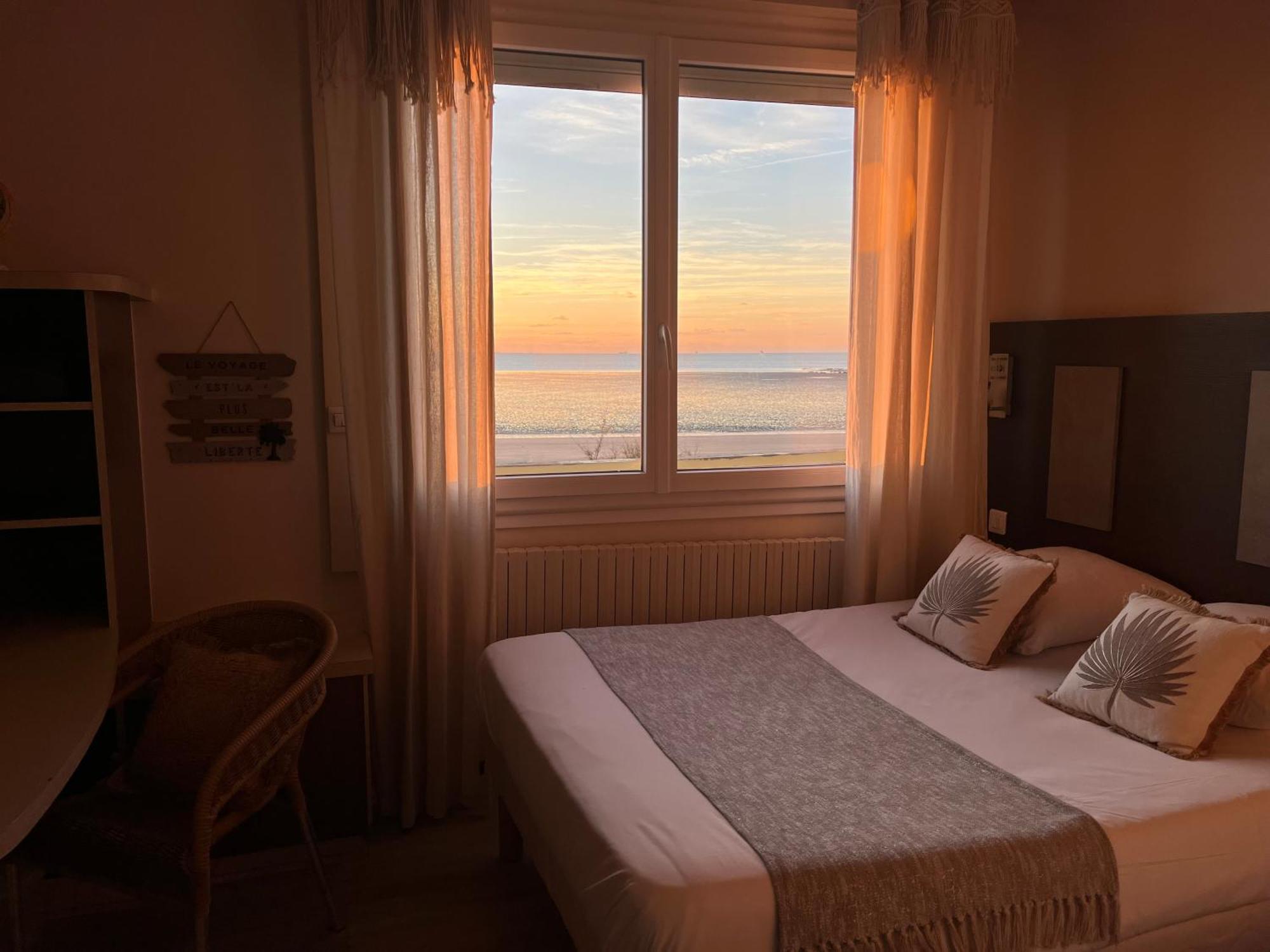 Acadie Saint Victor - Hotel Restaurant - Face Mer - Chatelaillon Plage Экстерьер фото