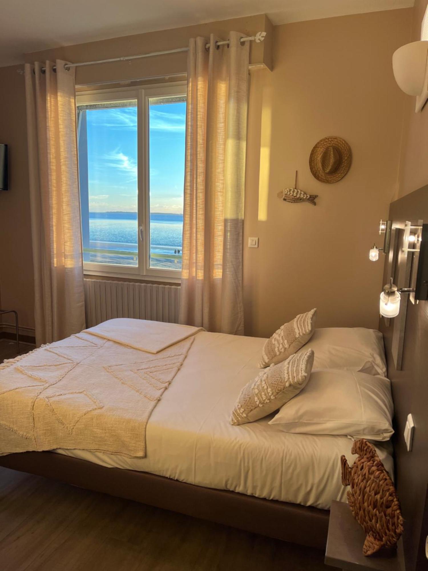 Acadie Saint Victor - Hotel Restaurant - Face Mer - Chatelaillon Plage Экстерьер фото