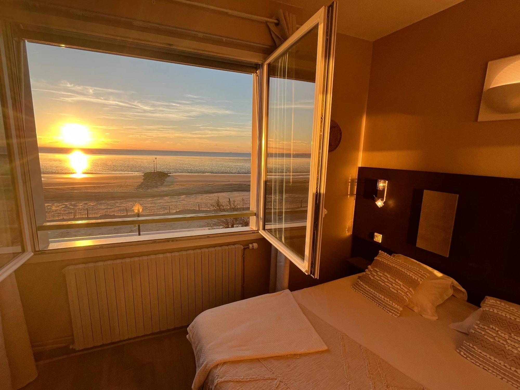 Acadie Saint Victor - Hotel Restaurant - Face Mer - Chatelaillon Plage Экстерьер фото