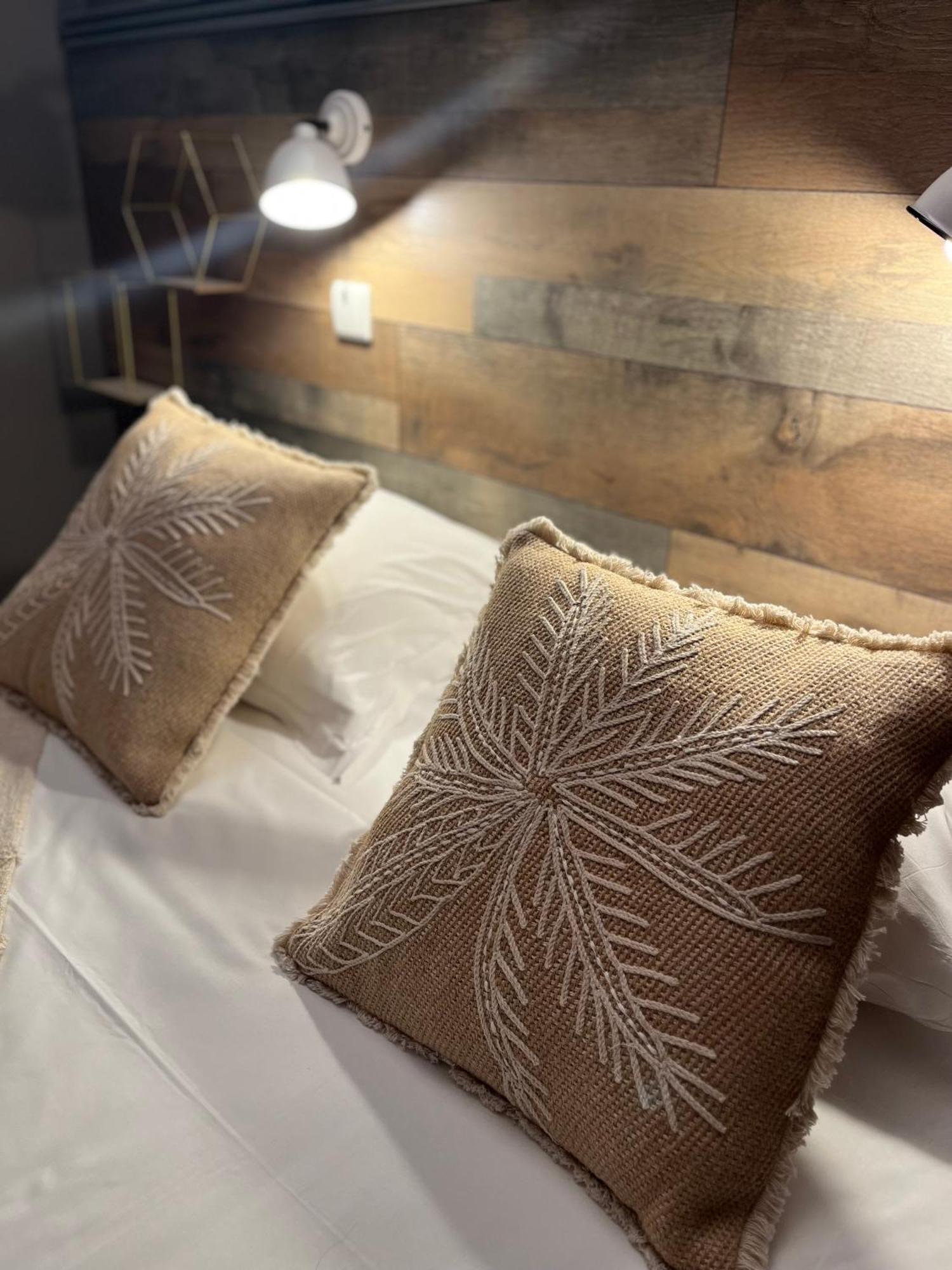 Acadie Saint Victor - Hotel Restaurant - Face Mer - Chatelaillon Plage Экстерьер фото