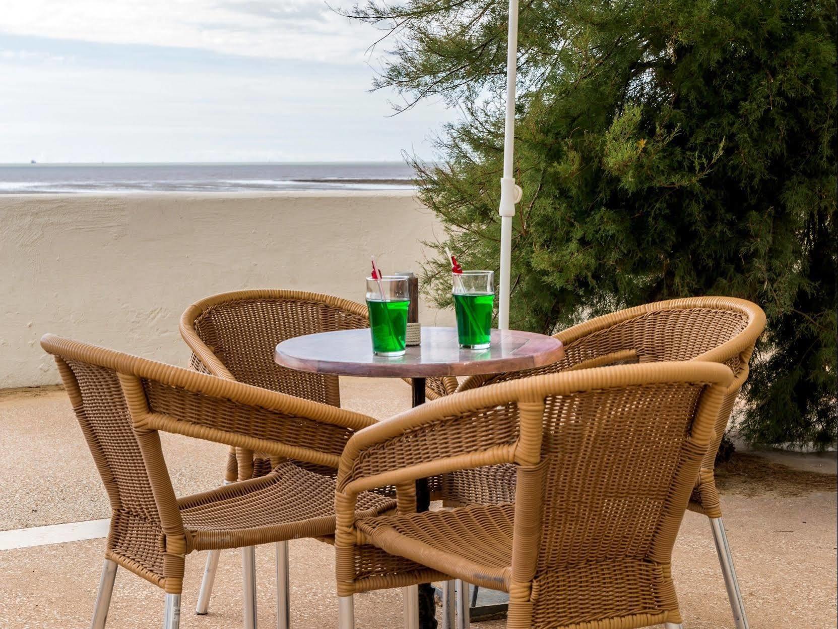 Acadie Saint Victor - Hotel Restaurant - Face Mer - Chatelaillon Plage Экстерьер фото